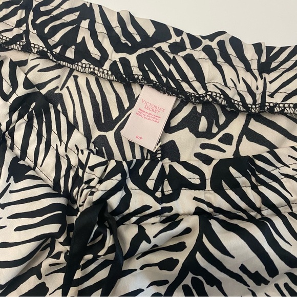 Victoria Secret Pajama Shirts Size Small - Picture 2 of 4